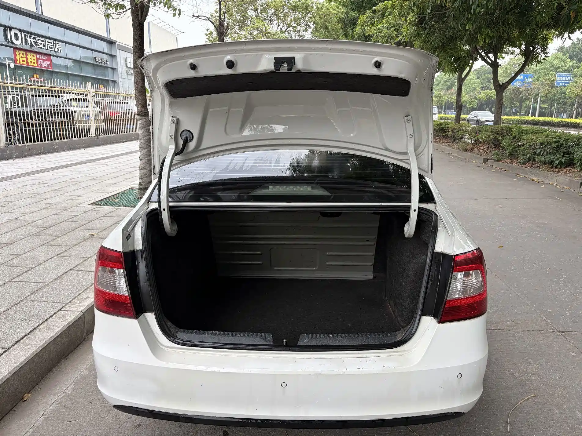 Photo 3 - Škoda Rapid