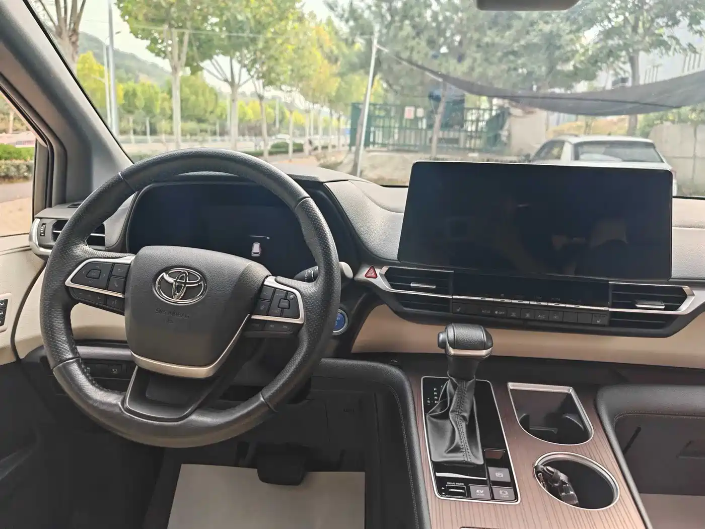 Toyota Granvia 2024 2023 2.5L Hybrid Prestige PLUS Edition
