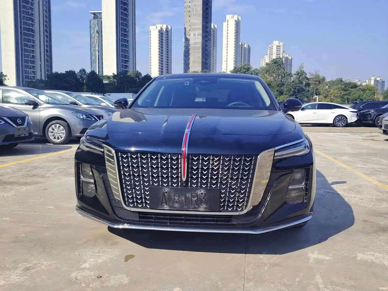 Photo 2 - Hongqi H5