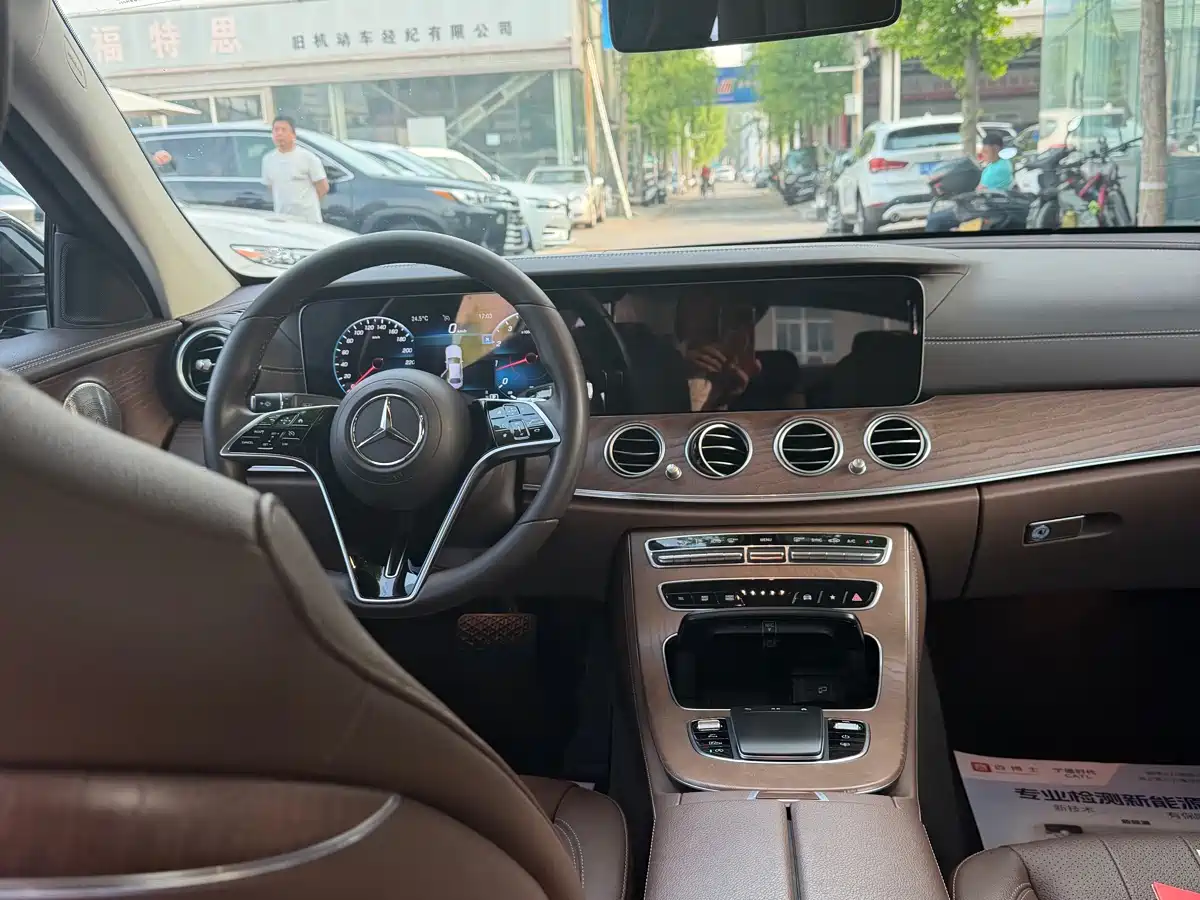 Mercedes-Benz E-Class 2021 E 300 L Luxury фото 9