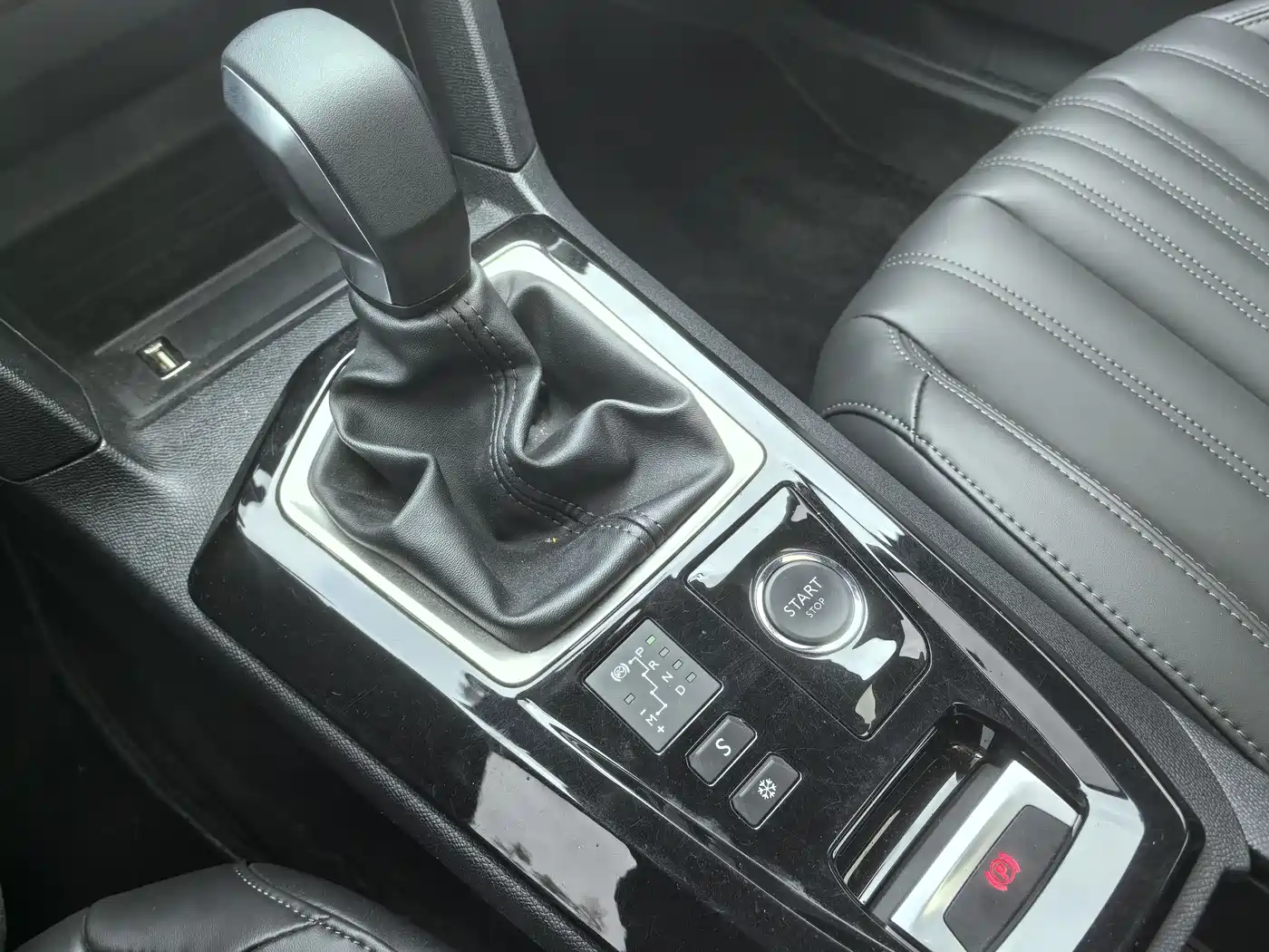 Peugeot 408 2022 1.6T Progressive Edition фото 15