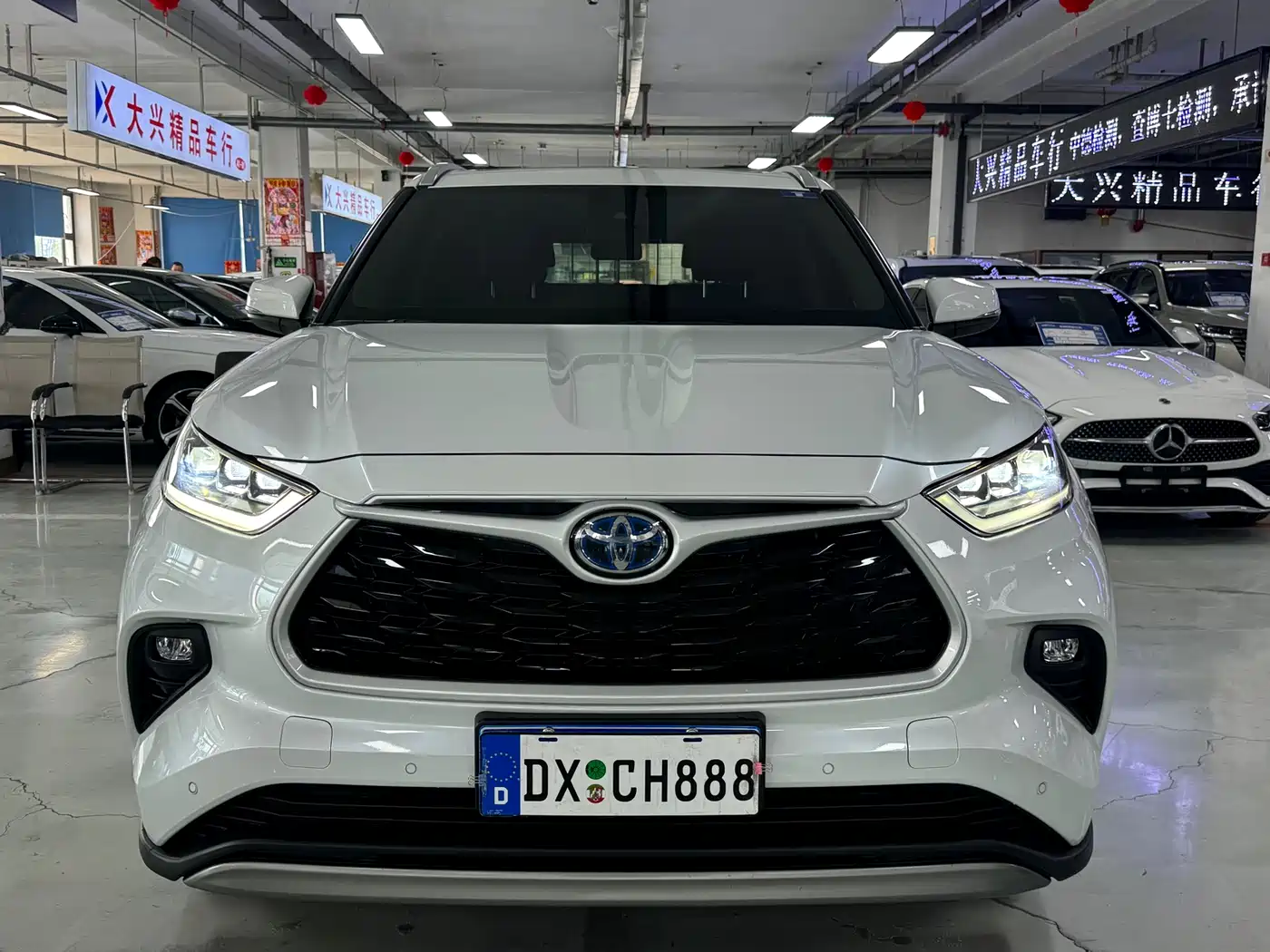 TOYOTA HIGHLANDER