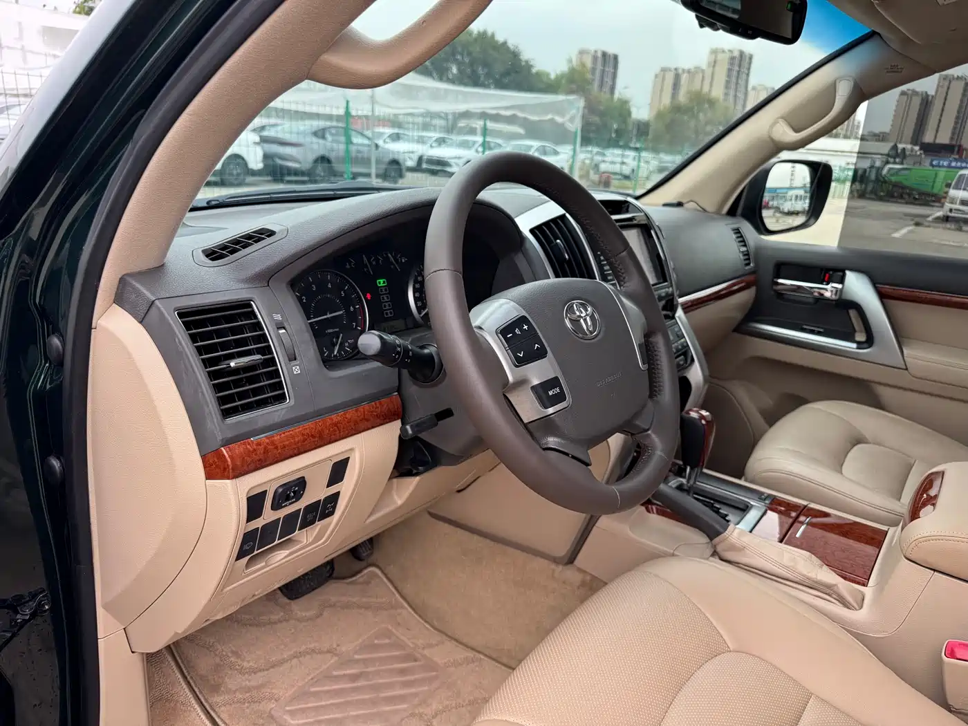 Toyota Land Cruiser 2012 4.0L Automatic VX фото 12