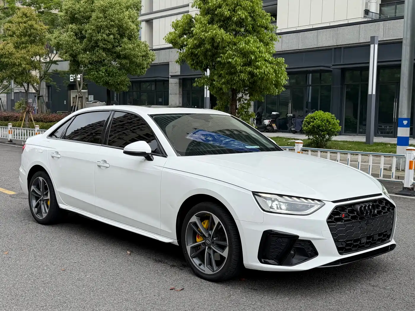 Audi A4L 2020 40 TFSI Fashion Dynamic Edition фото 3