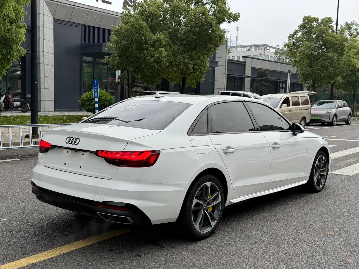 Audi A4L 2020 40 TFSI Fashion Dynamic Edition фото 16