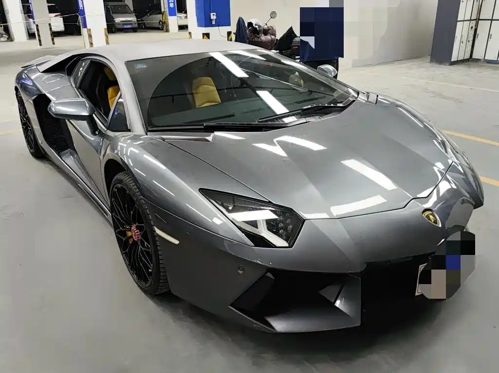 Lamborghini Aventador 2011 LP 700-4 фото 3