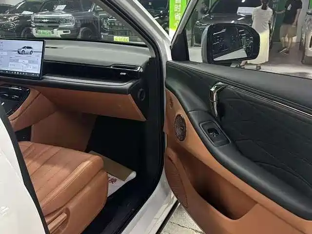 Aion V 2025 2024 Aion T-Rex 650 Smart Luxury Edition
