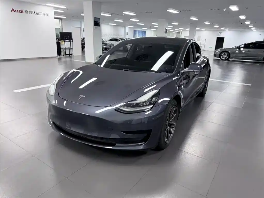 Tesla Model 3 2020
