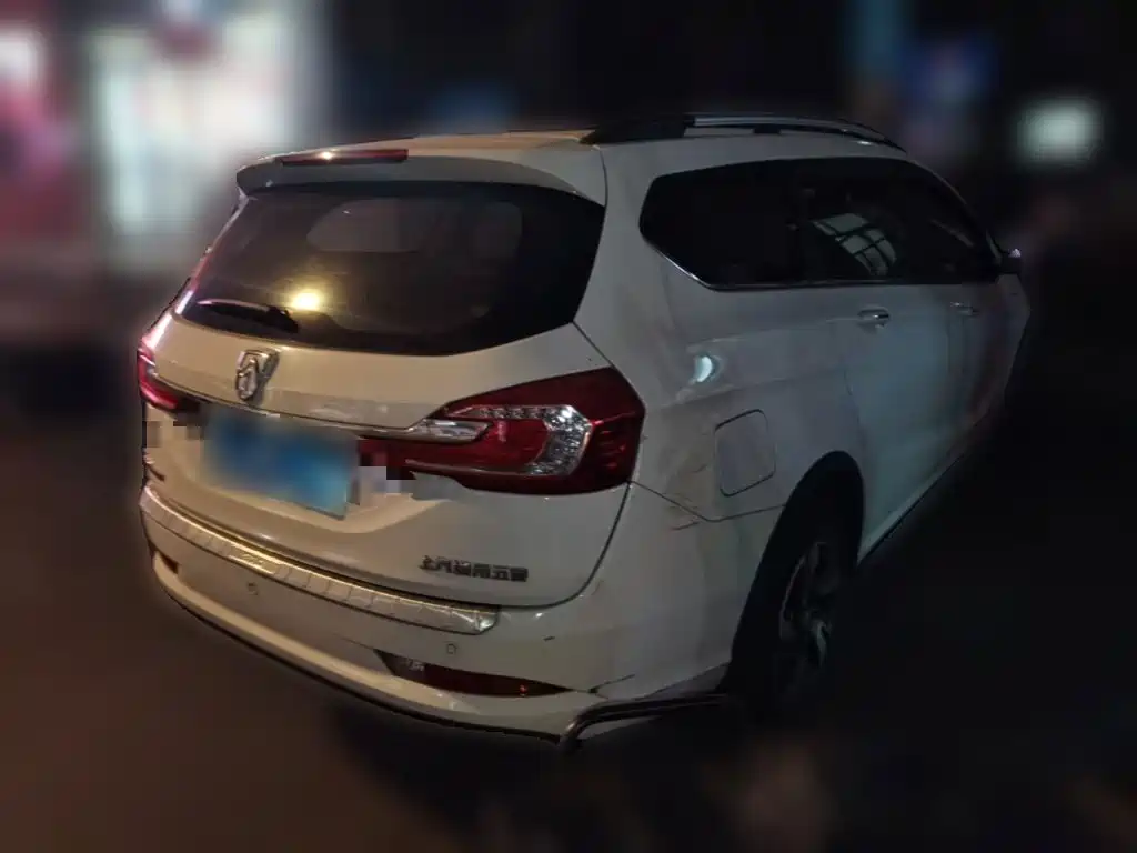 Photo 6 - Baojun 310W