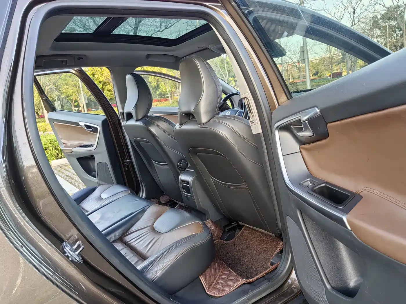 Volvo XC60 (Import) 2014 2015 T6 Momentum