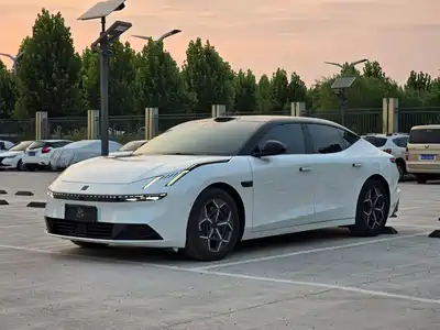 Lynk & Co 10