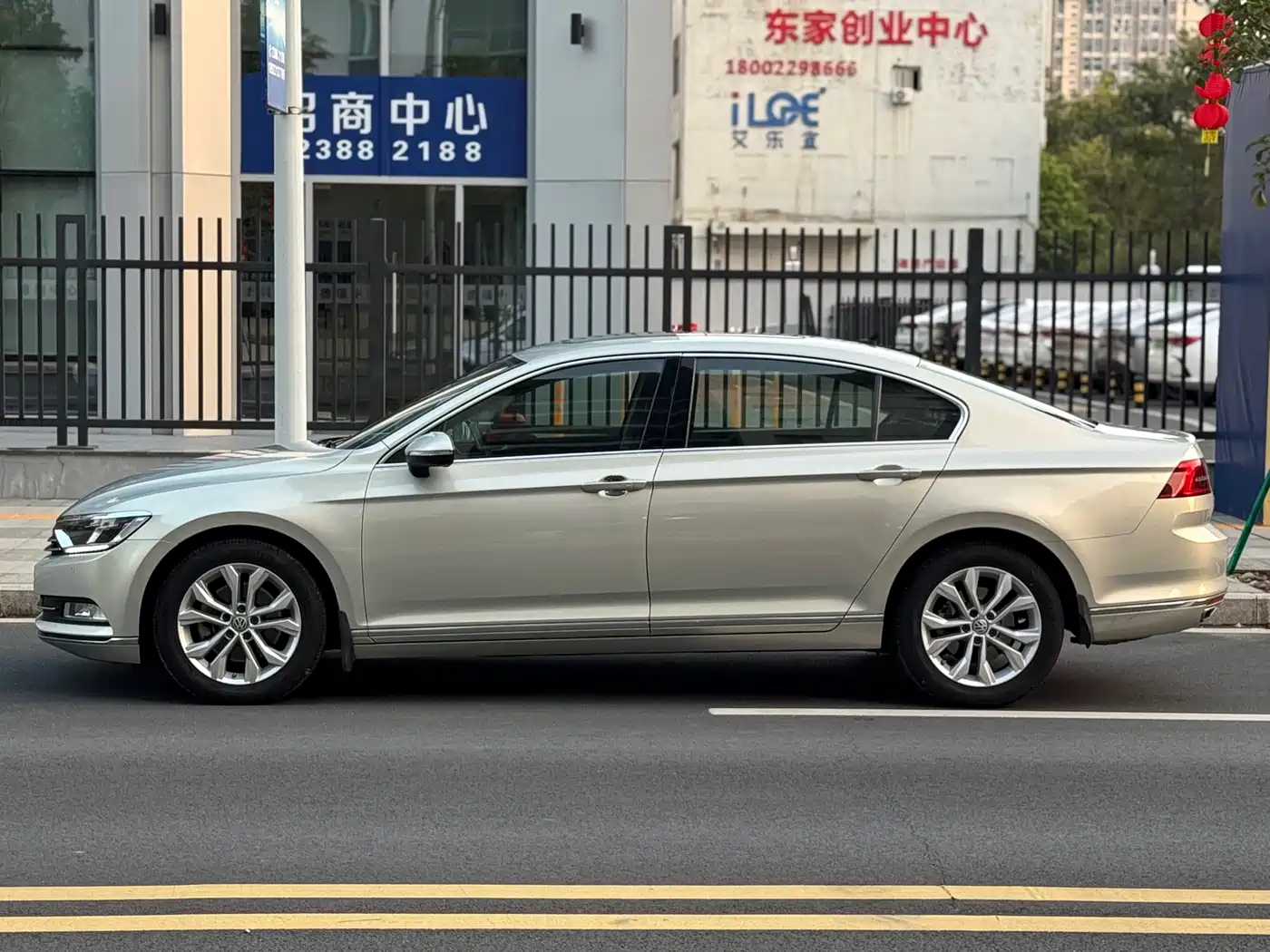 Volkswagen Magotan 2019 330TSI DSG Luxury Class China VI фото 18