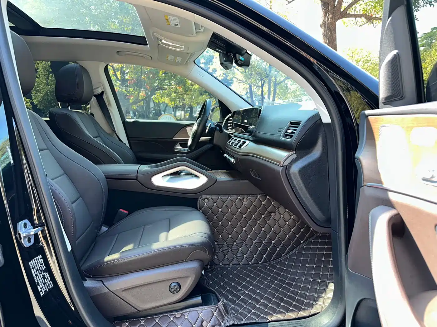 Mercedes-Benz GLS 2023 GLS 450 4MATIC Luxury Edition фото 15