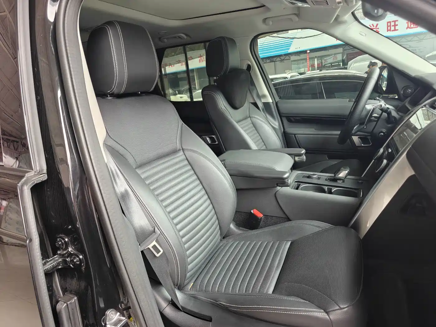 Land Rover Discovery 2024 2024 Model 360PS S