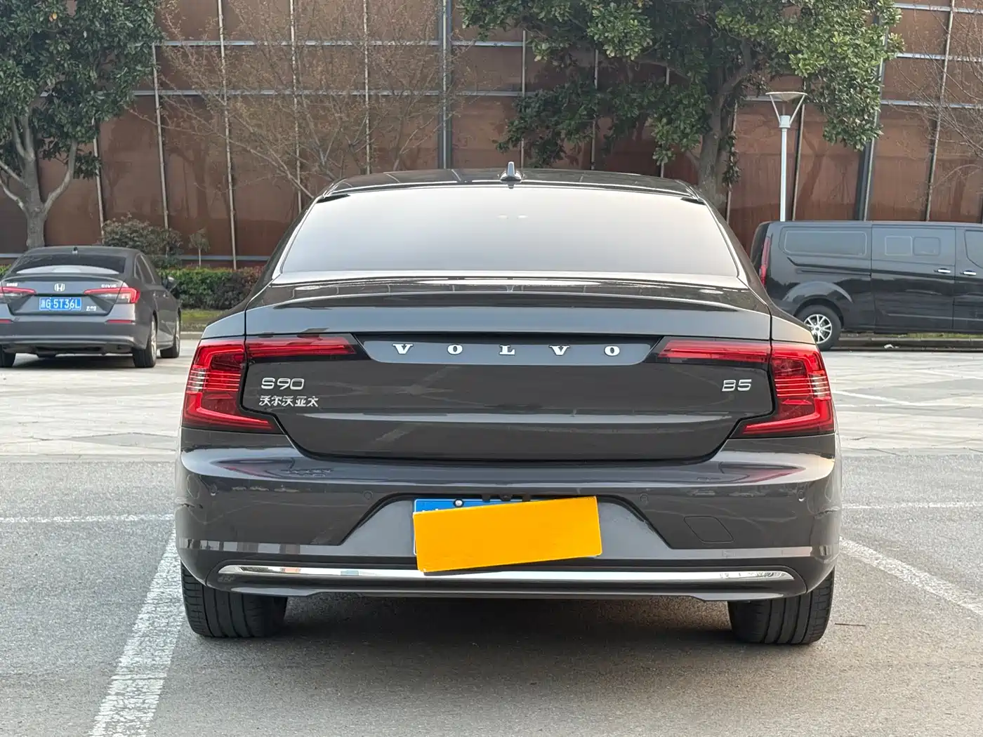 VOLVO S90
