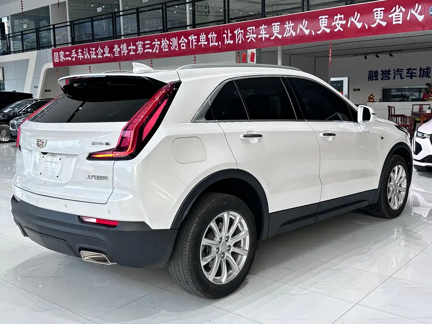 CADILLAC XT4