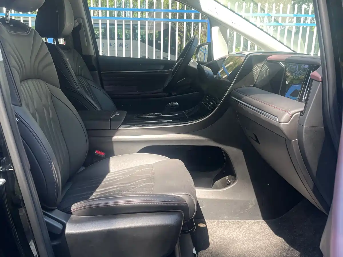 GAC Trumpchi Trumpchi M8 2024 Master Series 400T Premium Edition фото 11