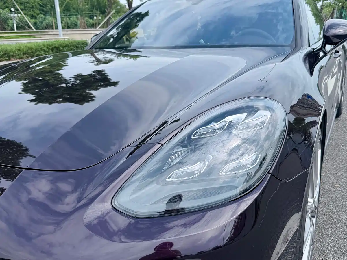 PORSCHE PANAMERA