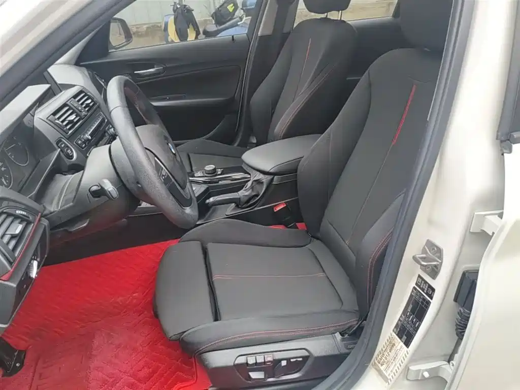 BMW 1 Series (Import) 2013 Facelift 118i Sport Model фото 15