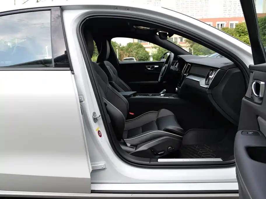 Volvo S60 2025 2025 B5 Elegance Sport Edition