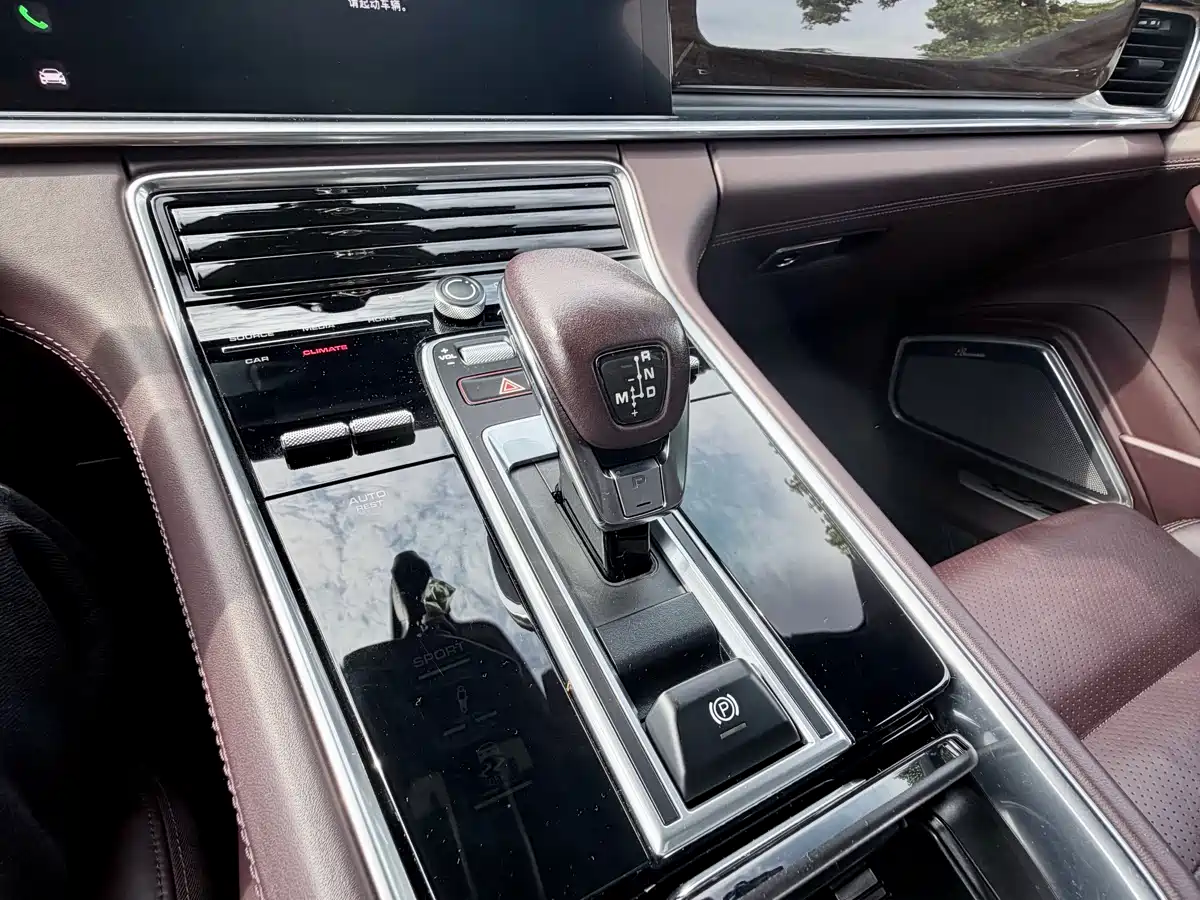 PORSCHE PANAMERA