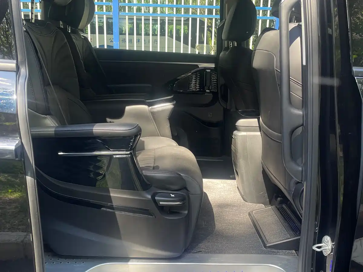 GAC Trumpchi Trumpchi M8 2024 Master Series 400T Premium Edition фото 12