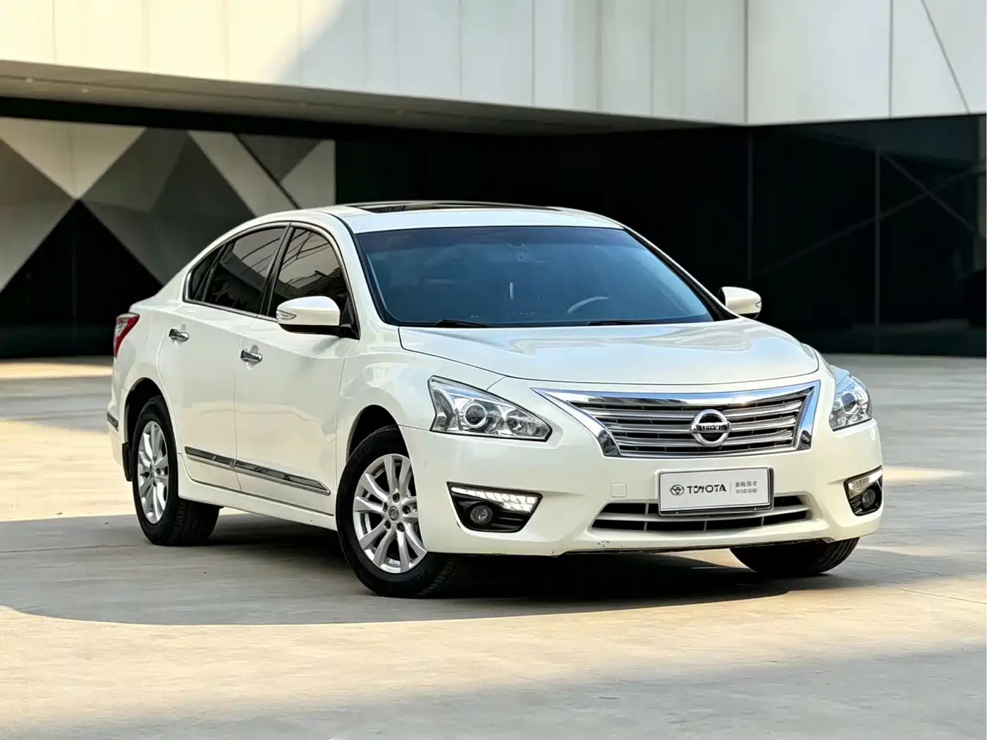Фото 1 - Nissan Teana
