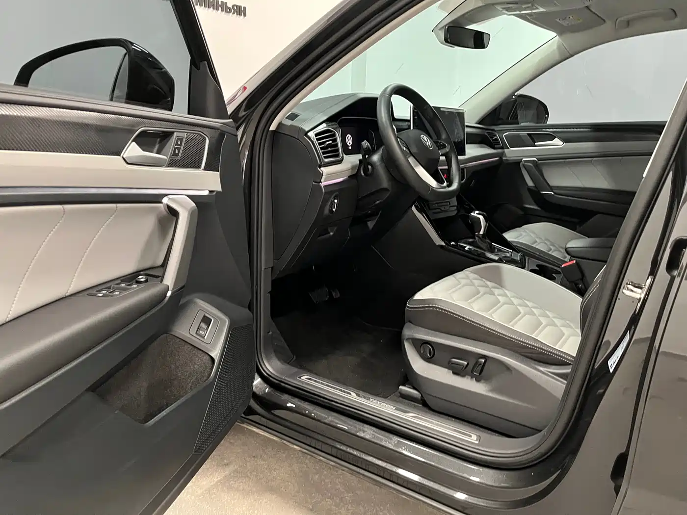 Volkswagen Tayron 2023 280TSI 2WD Luxury Plus Advanced Edition фото 7