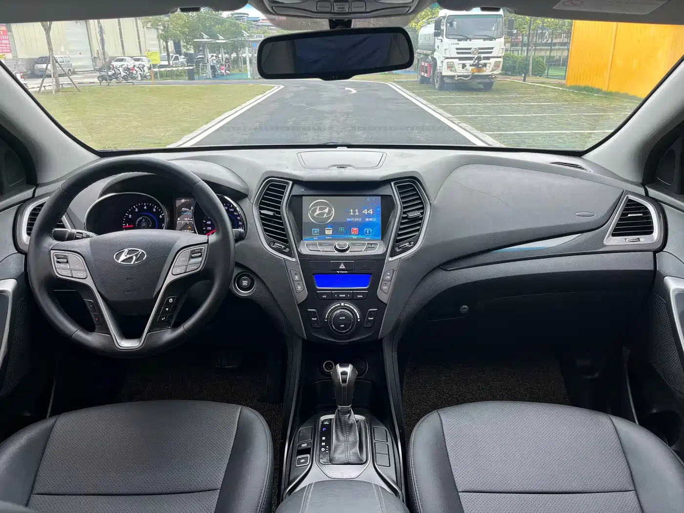 Hyundai Santa Fe 2013 Model 2.4L Automatic 2WD Smart фото 33