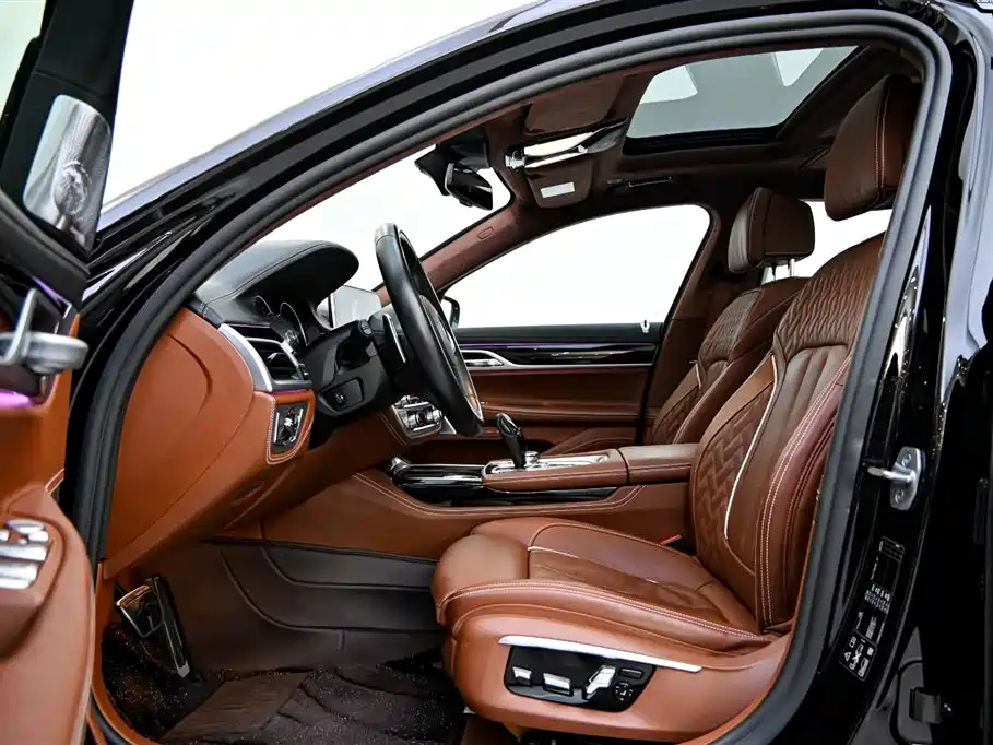 BMW 7 Series 2018 740Li xDrive Premium Type M Sport Package фото 10