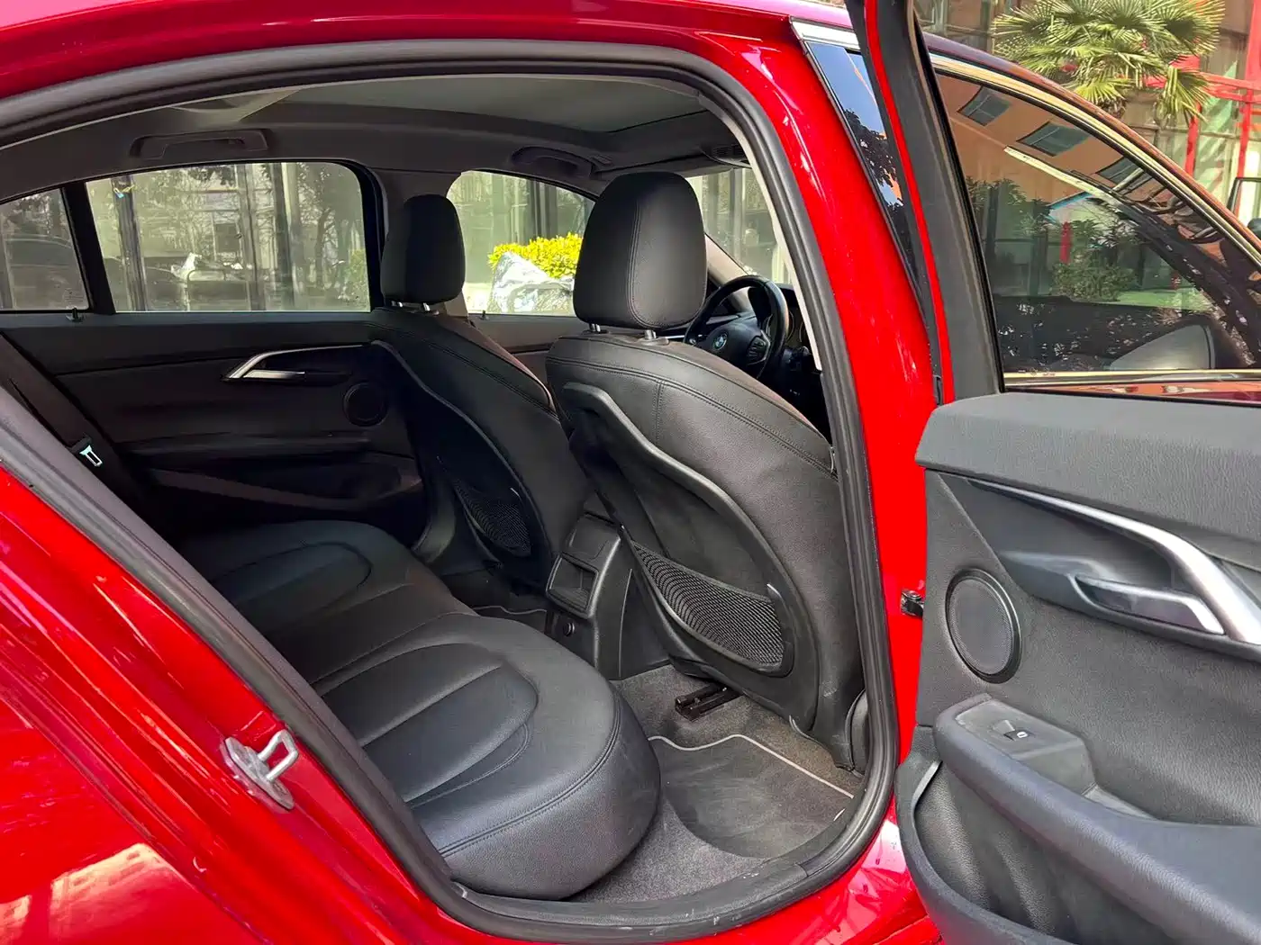 BMW 1 Series 2018 118i Sport Edition фото 7