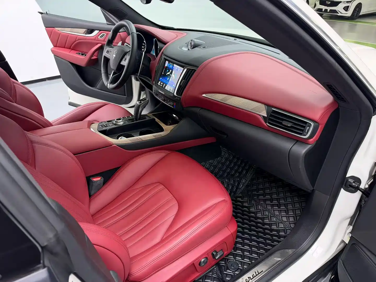صورة 6 - Maserati Levante