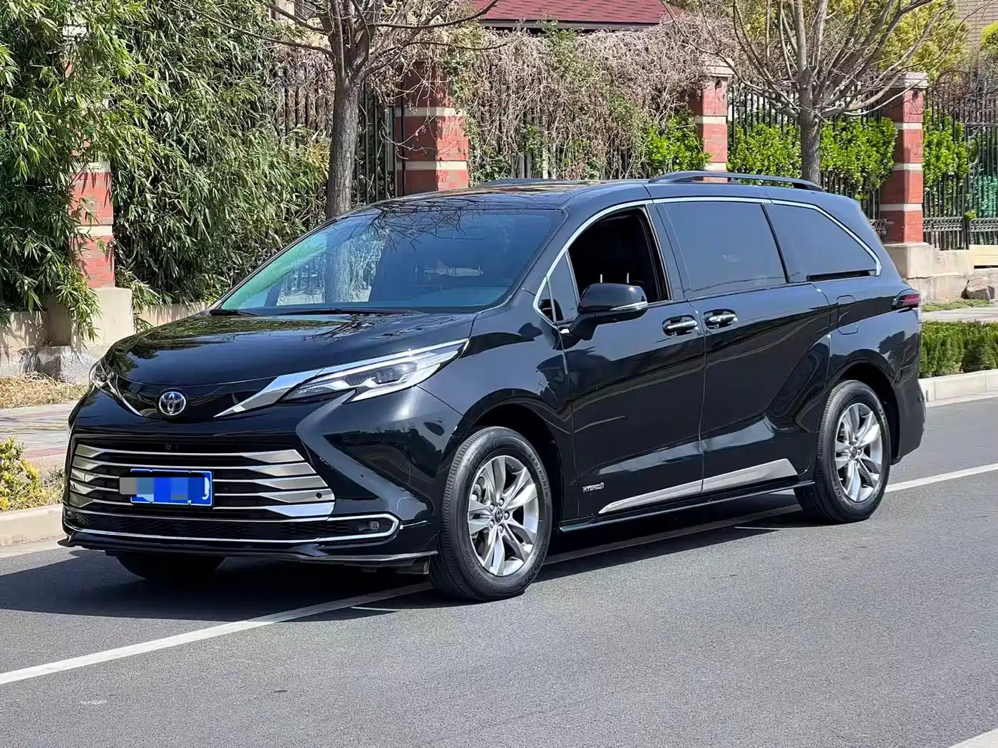 Toyota Sienna 2024 2.5L Hybrid Premium Edition