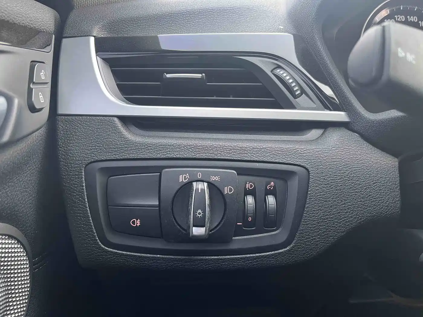 BMW X1 2022 sDrive20Li Fashion фото 15