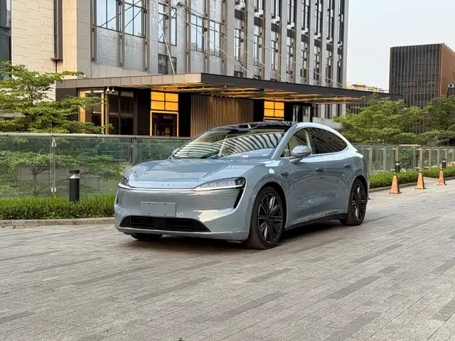 AITO WISDOM WORLD R7