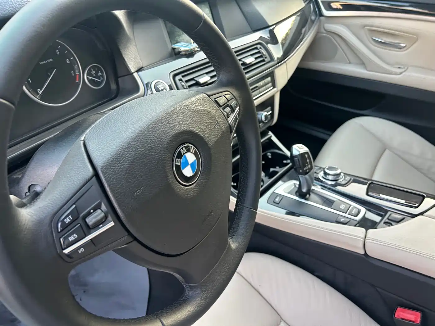 BMW 5 Series 2011 520Li Elegance фото 7