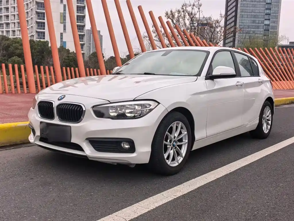 BMW 1 Series (Import) 2016 118i Leading фото 2