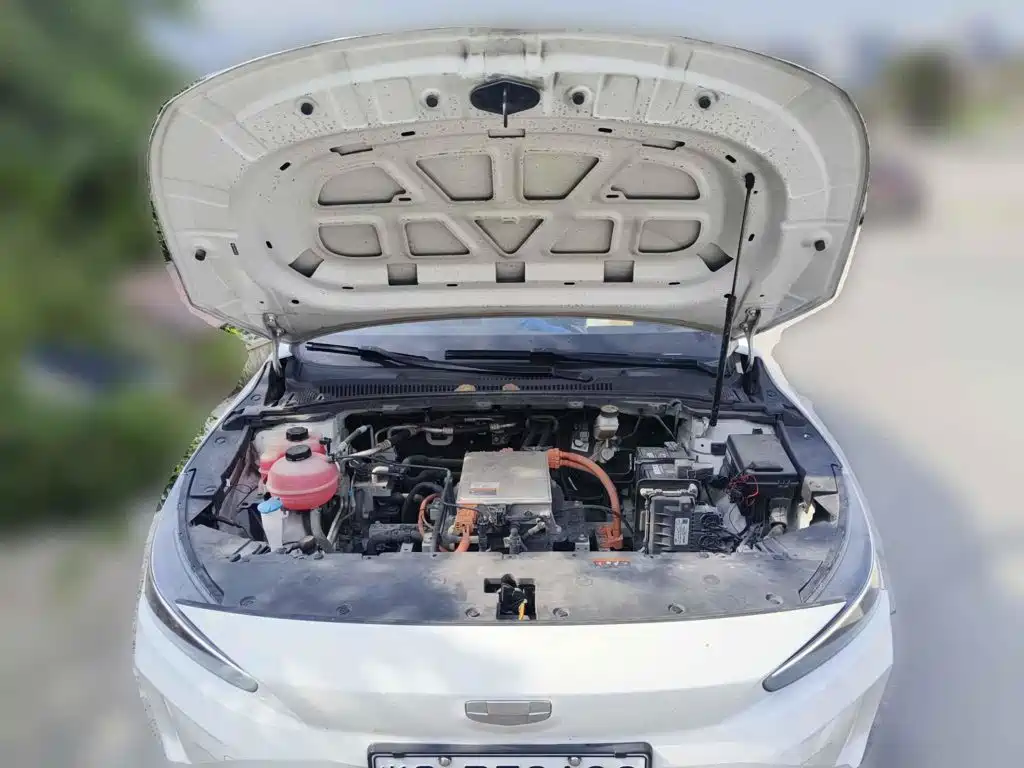 Фото 3 - Geely Geometry A