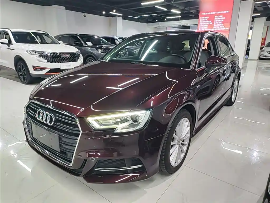Audi A3 2018 30th Anniversary Sportback 35 TFSI Fashion фото 2