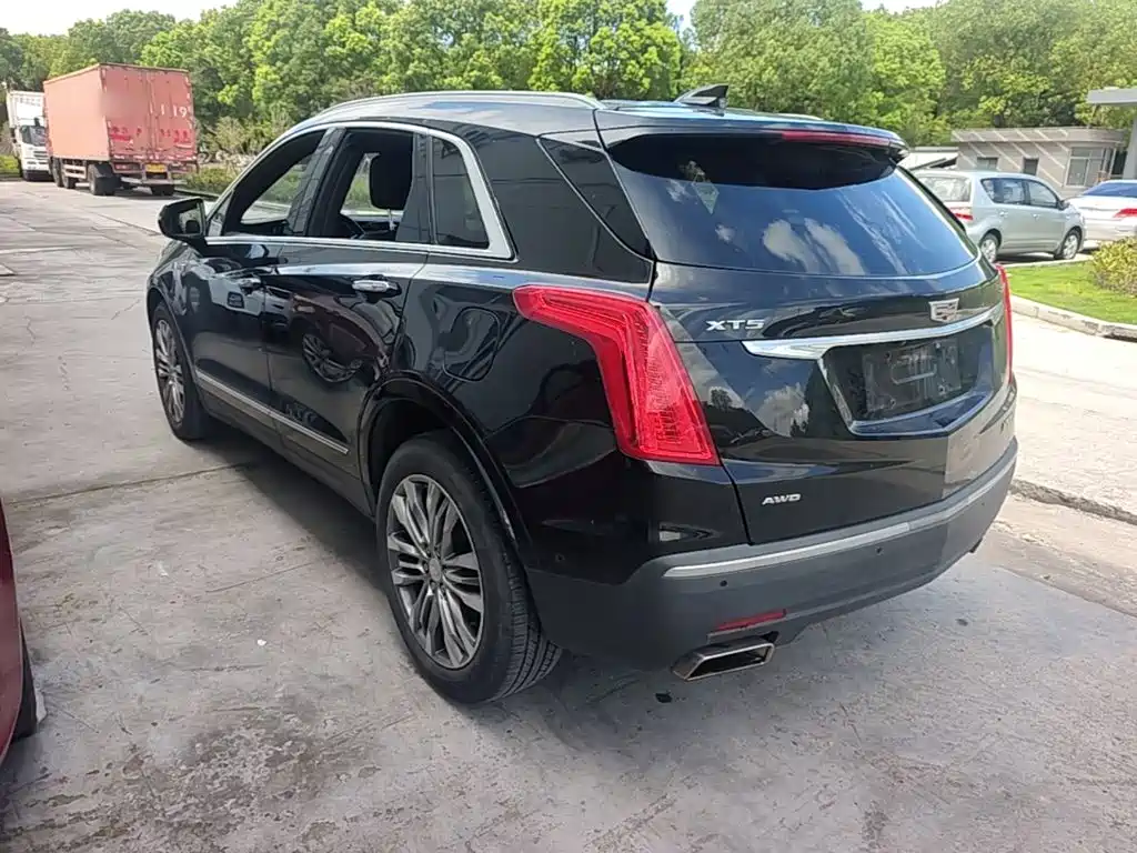 Фото 5 - Cadillac XT5