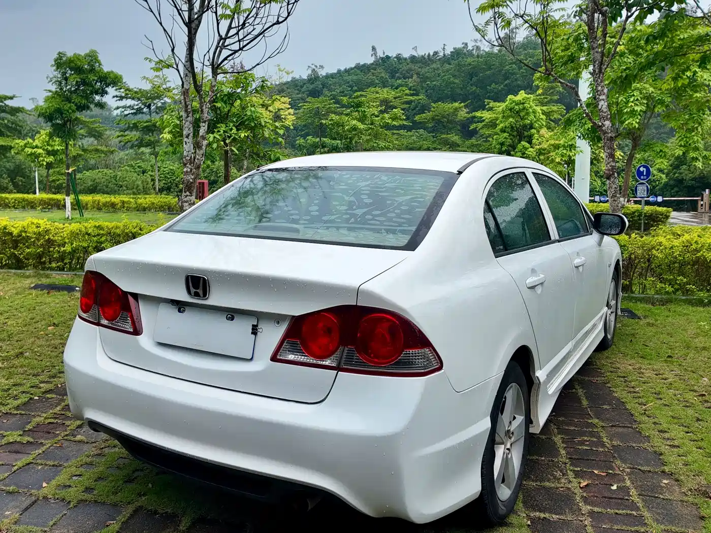 CIIMO CIIMO 2012 2012 1.8L Automatic