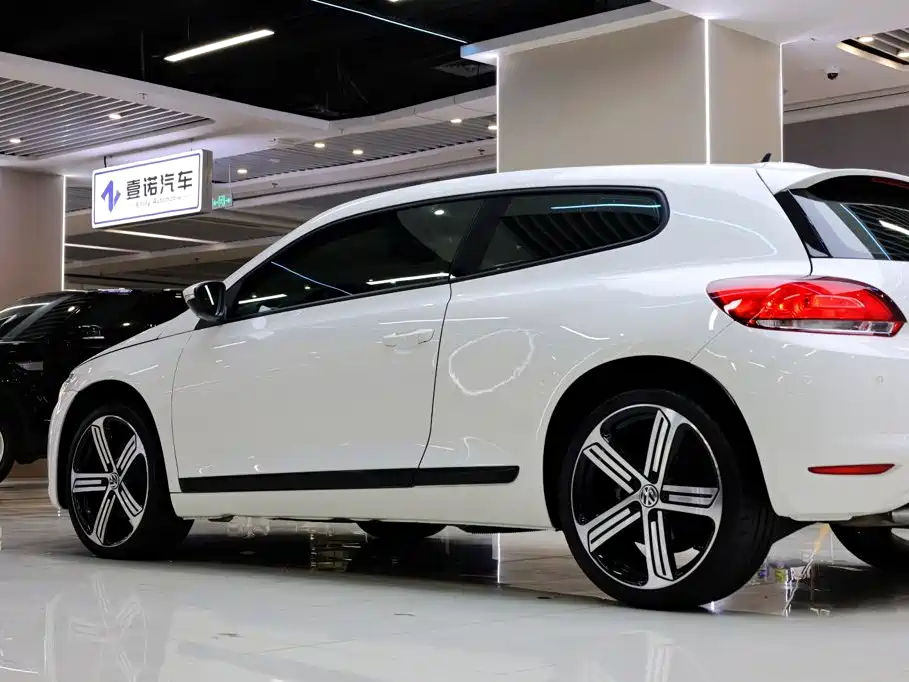 Photo 13 - Volkswagen Scirocco