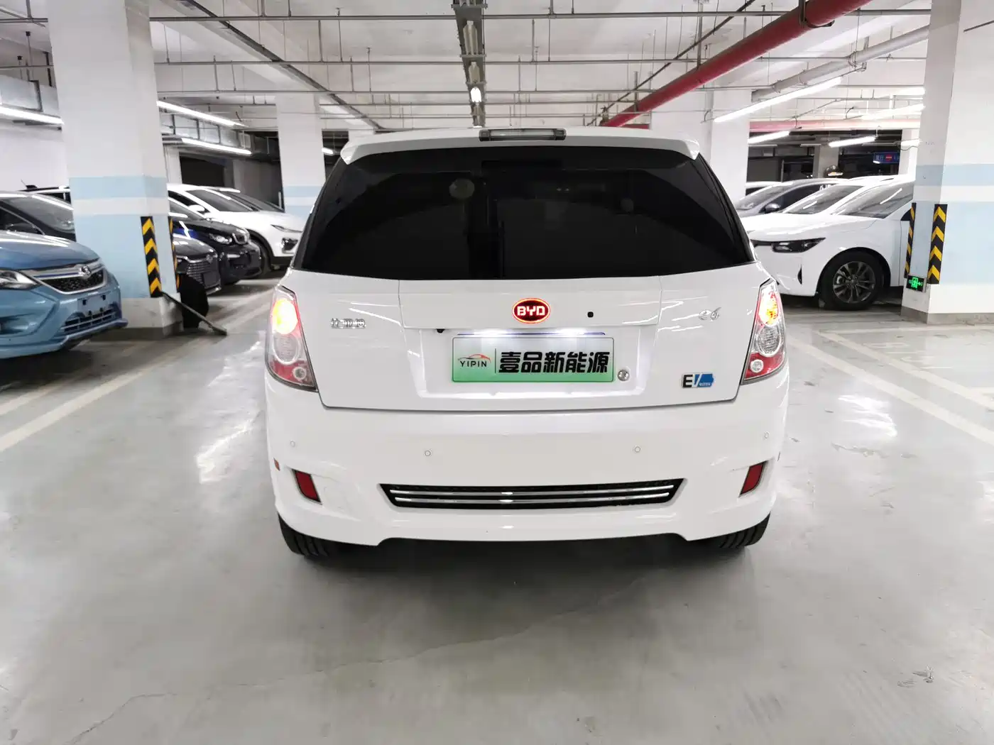 BYD E6