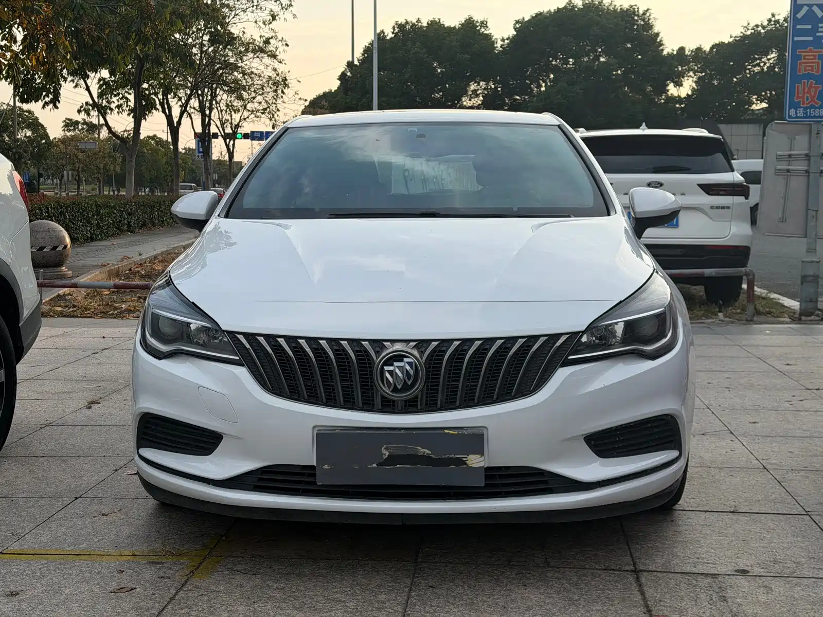 Photo 9 - Buick Verano