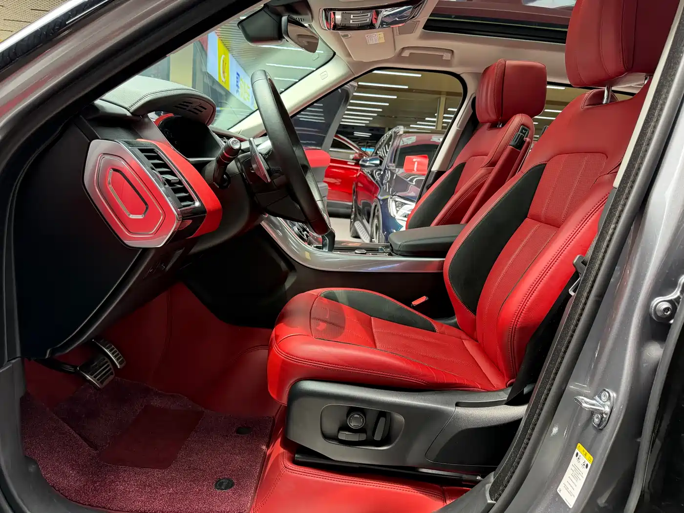 Land Rover Range Rover Sport 2021 3.0 L6 Gloss Black Edition фото 11