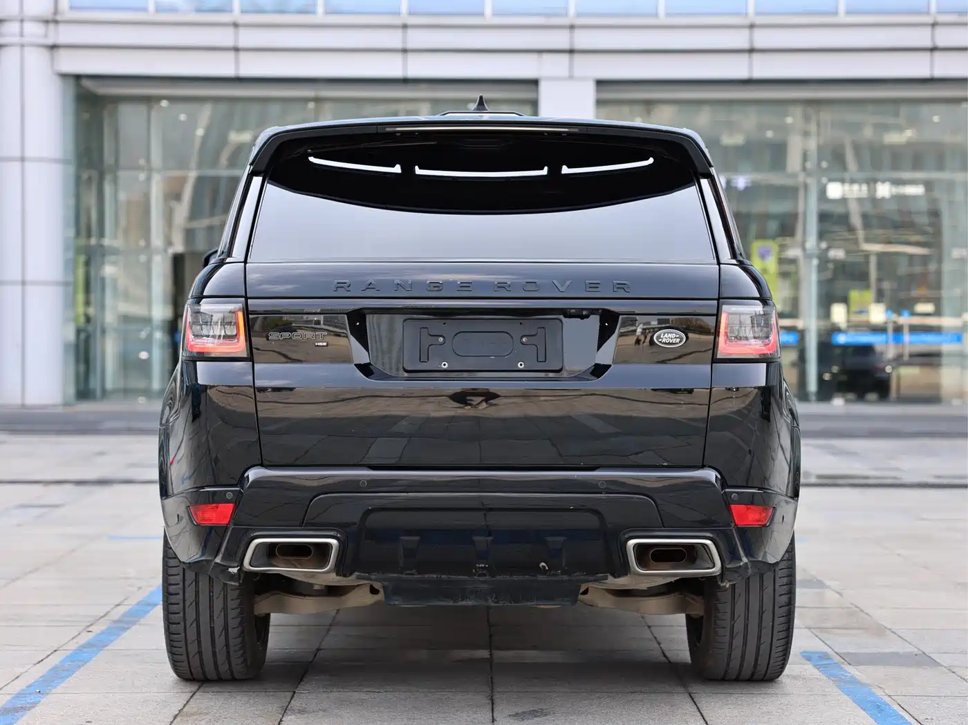 Land Rover Range Rover Sport 2021 3.0 L6 Gloss Black Edition фото 4