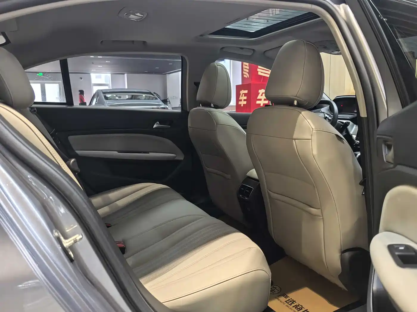 Peugeot 408 2022 1.6T Dream Chaser Edition фото 11