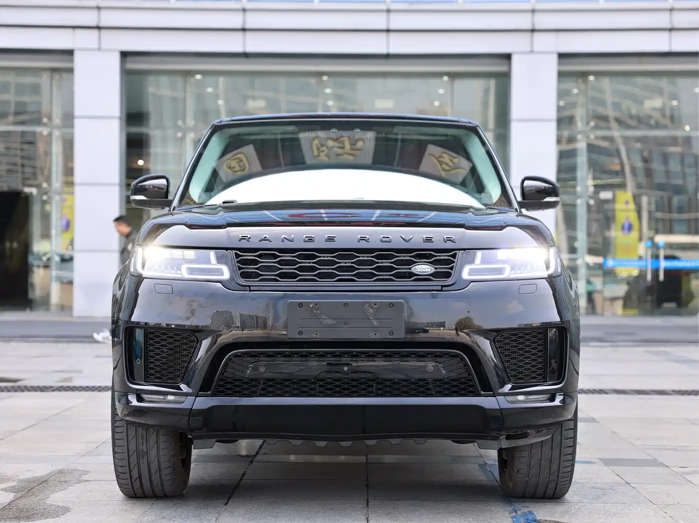 Land Rover Range Rover Sport 2021 3.0 L6 Gloss Black Edition фото 2