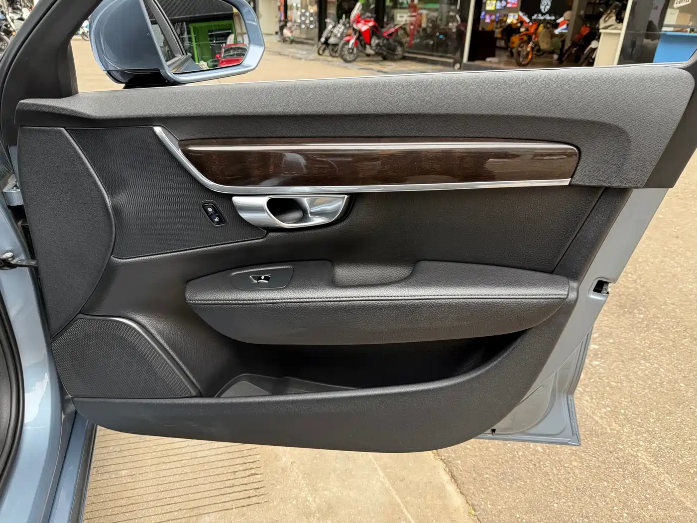 Фото 23 - Volvo S90