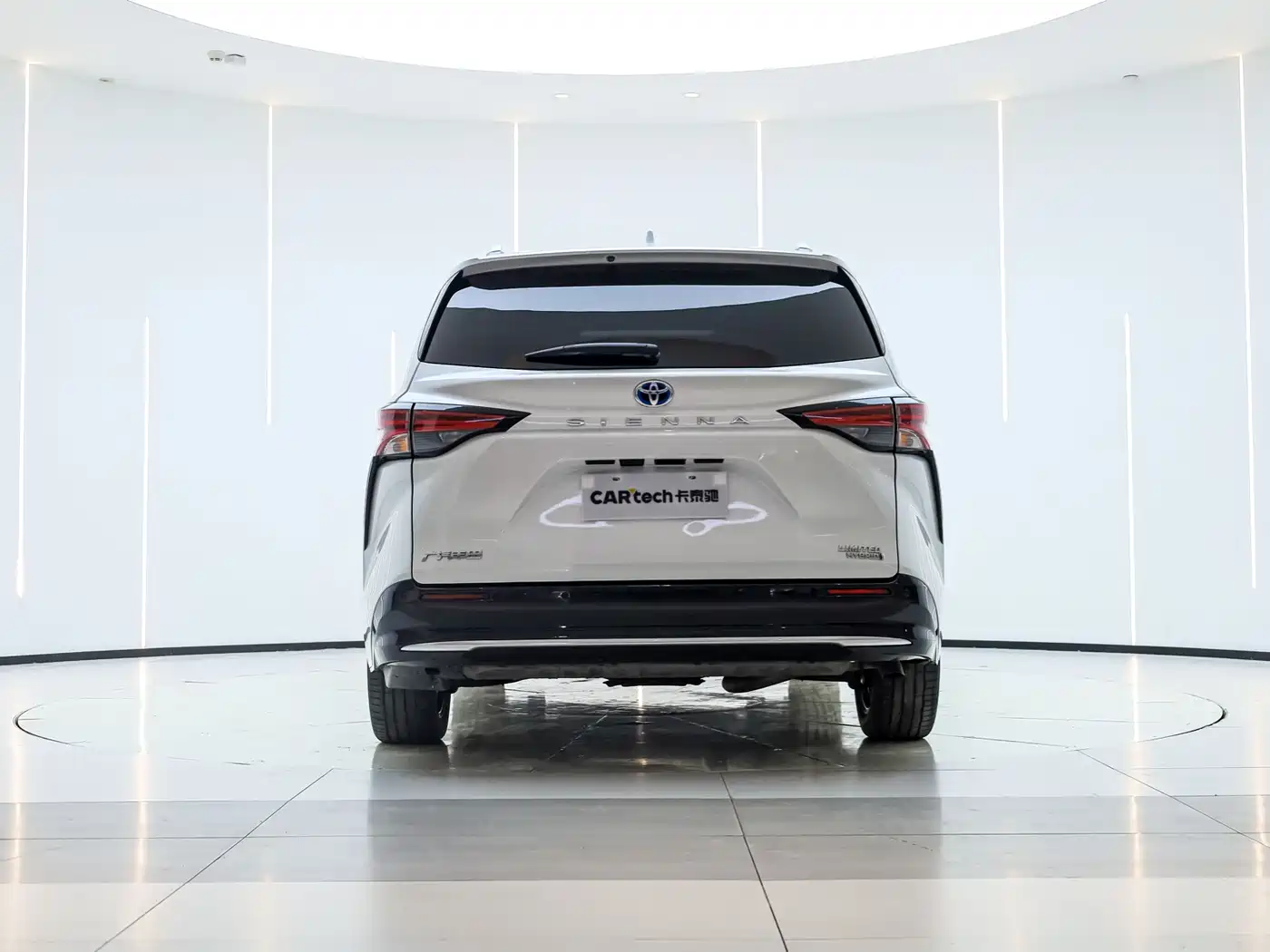 Toyota Sienna 2023 2.5L Hybrid Premium Edition фото 5